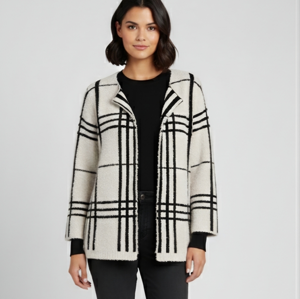 Chico's Size 1 Or Small Black and Cream Plaid Cardigan Womens #48